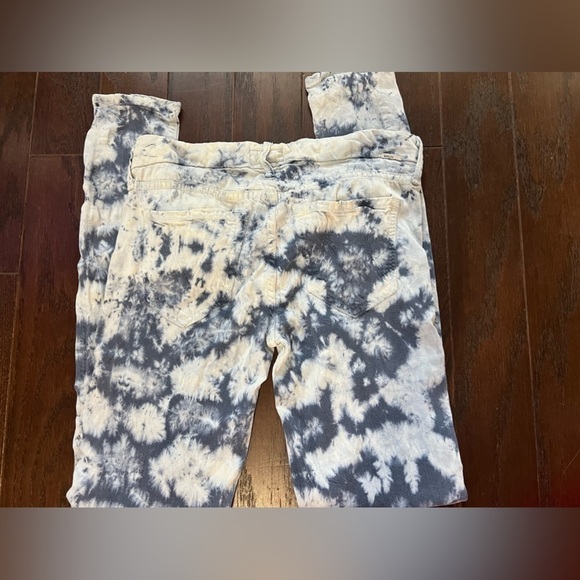 MOTHER The Looker ICEBREAKER Blue & White Tie-Dye Skinny Jeans - Picture 3 of 10